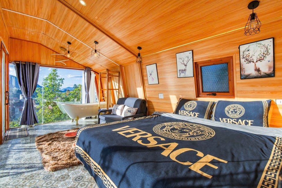 Design Double Room | Free WiFi, bed sheets