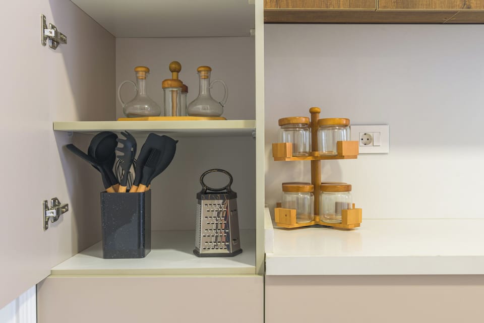 Apartment, 3 Bedrooms, Balcony, City View | Private kitchen | Full-size fridge, microwave, oven, stovetop