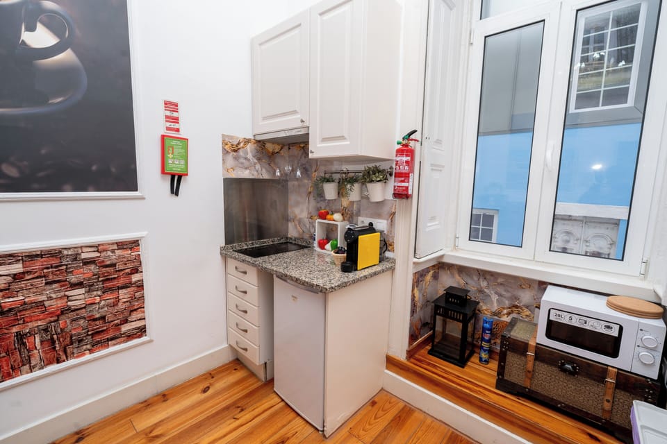 Apartment, 2 Bedrooms, Patio, City View | Interior
