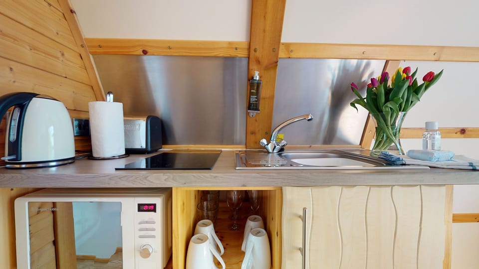 Microwave, highchair