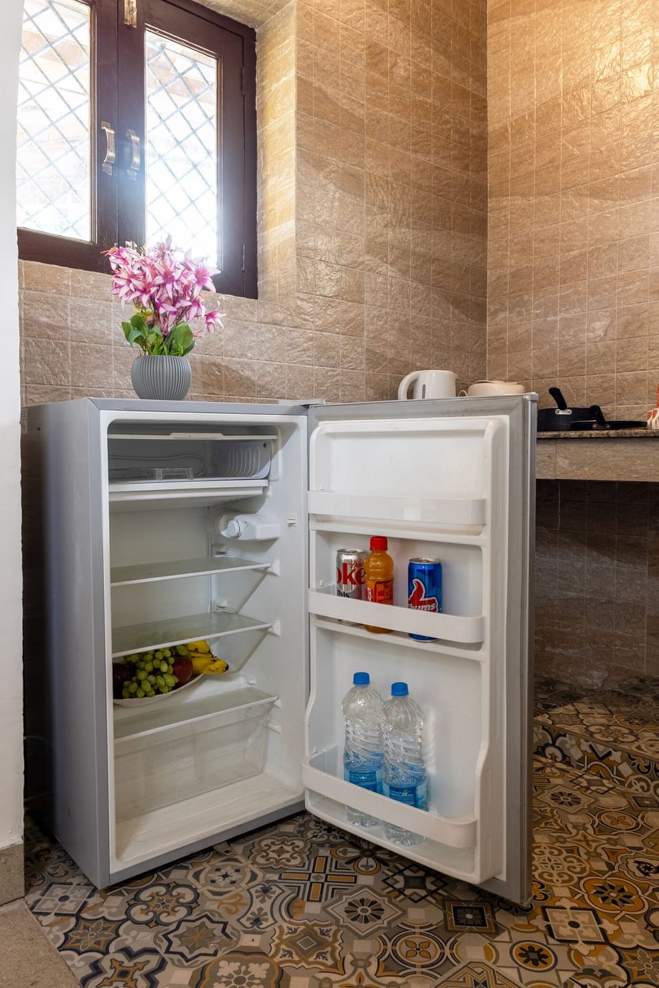 Mini-refrigerator