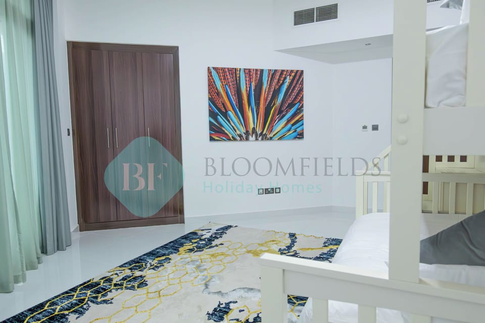 2 bedrooms, in-room safe, iron/ironing board, free WiFi