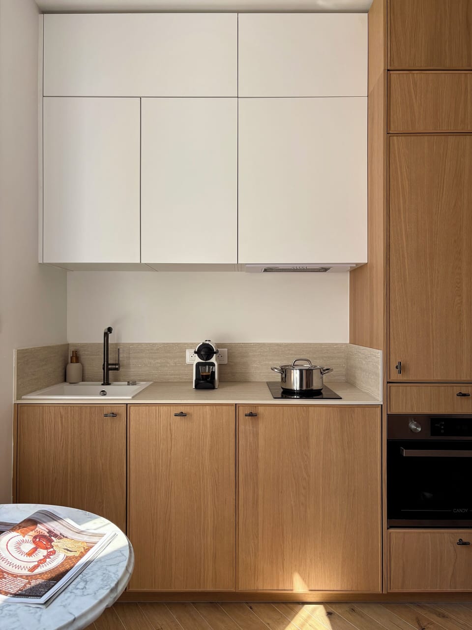 Comfort Apartment, City View | Private kitchen | Electric kettle