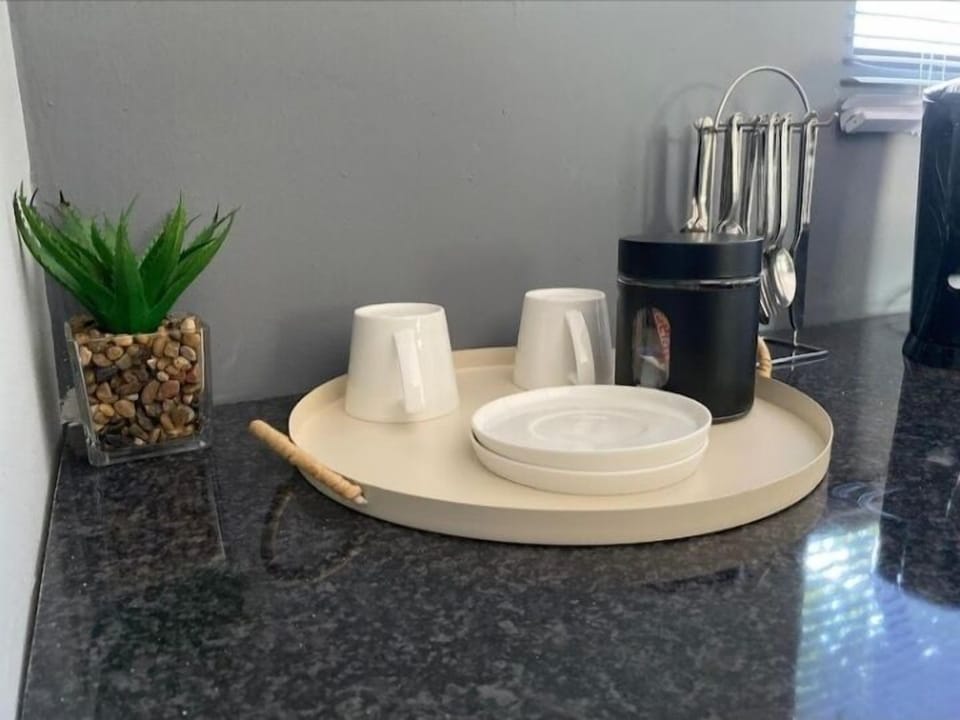 Comfort Room | Private kitchen | Fridge, microwave