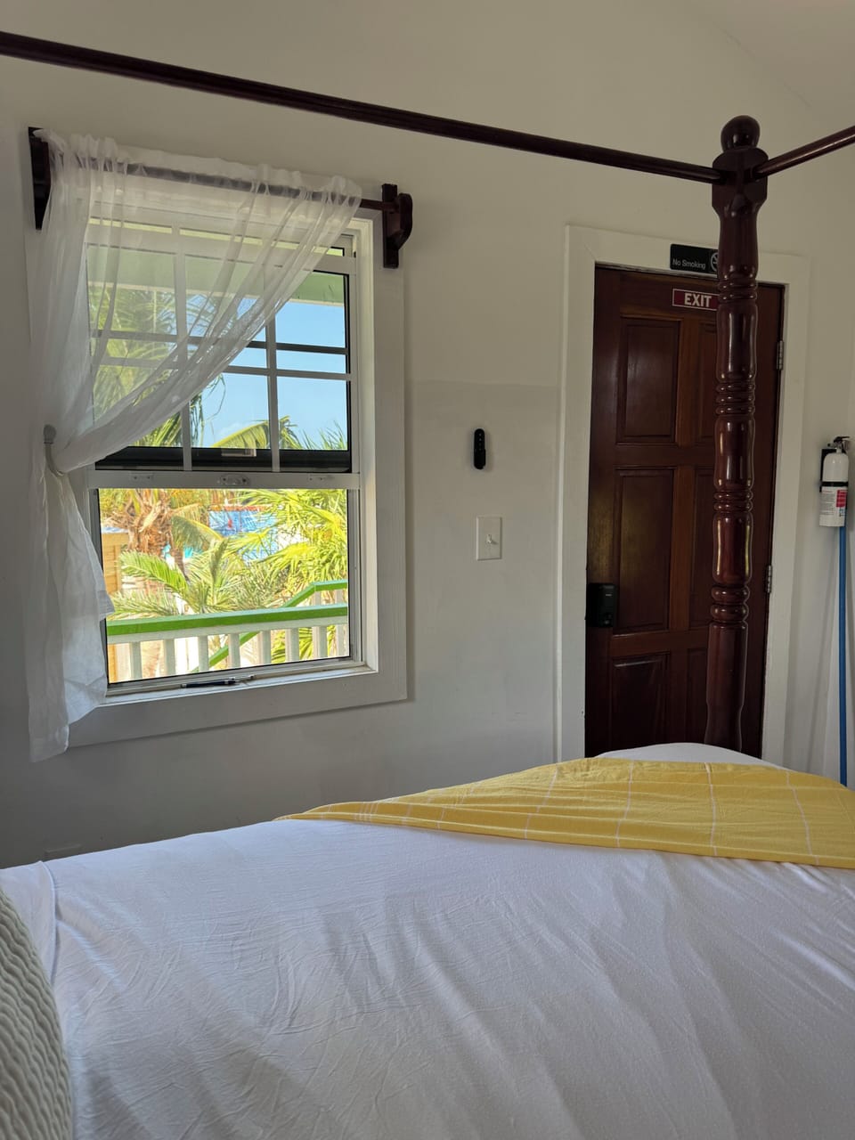 Free WiFi, bed sheets