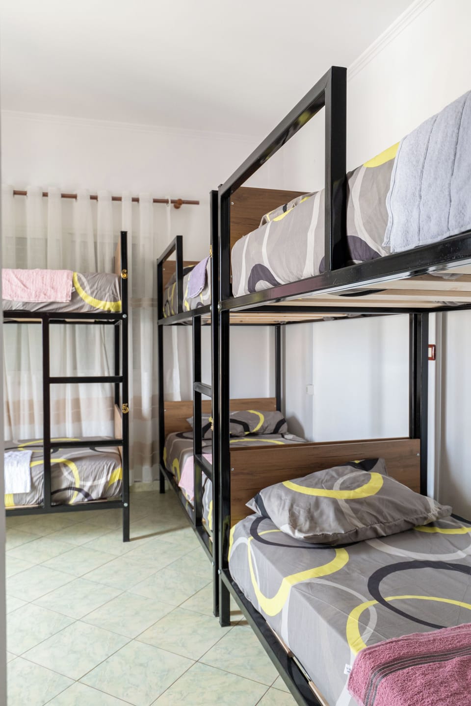Free WiFi, bed sheets