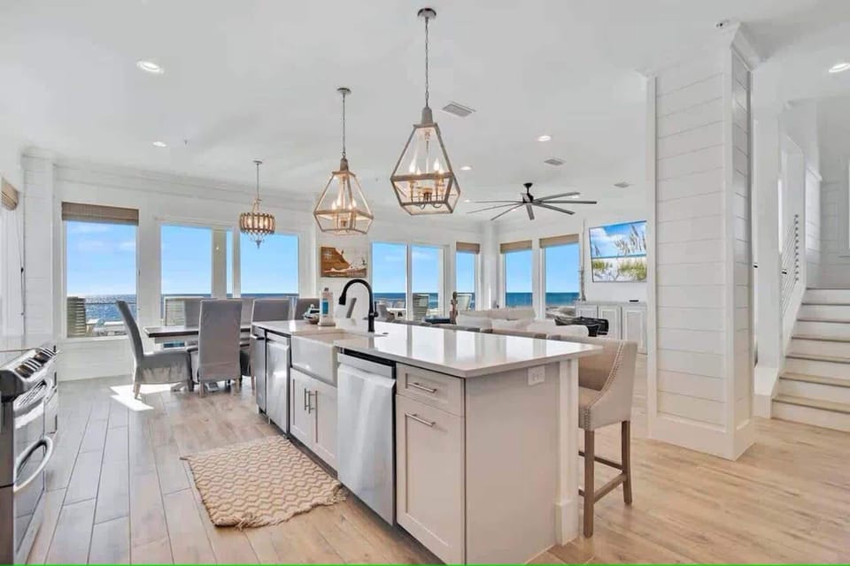 House, Multiple Beds (Lil' Tip Sea) | Private kitchen | Oven, toaster
