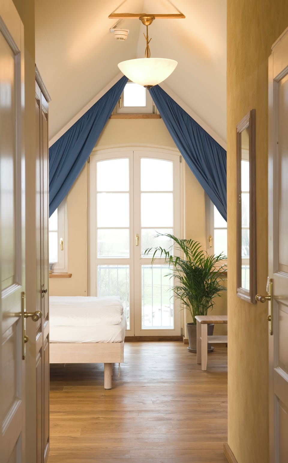 Comfort Double Room, Garden View | In-room safe