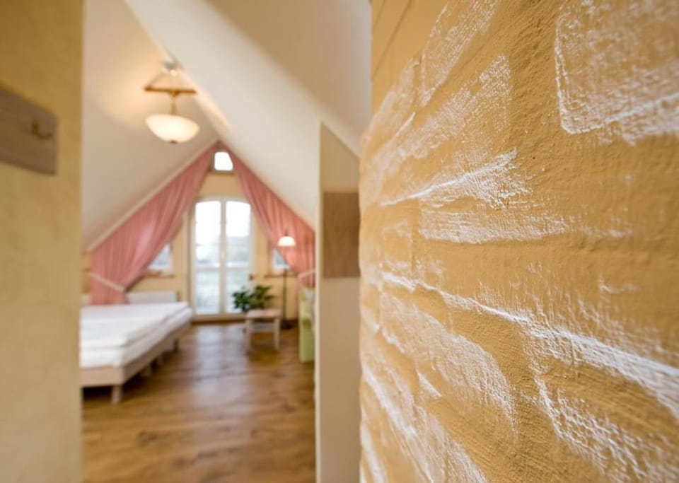 Comfort Double Room, Garden View | In-room safe