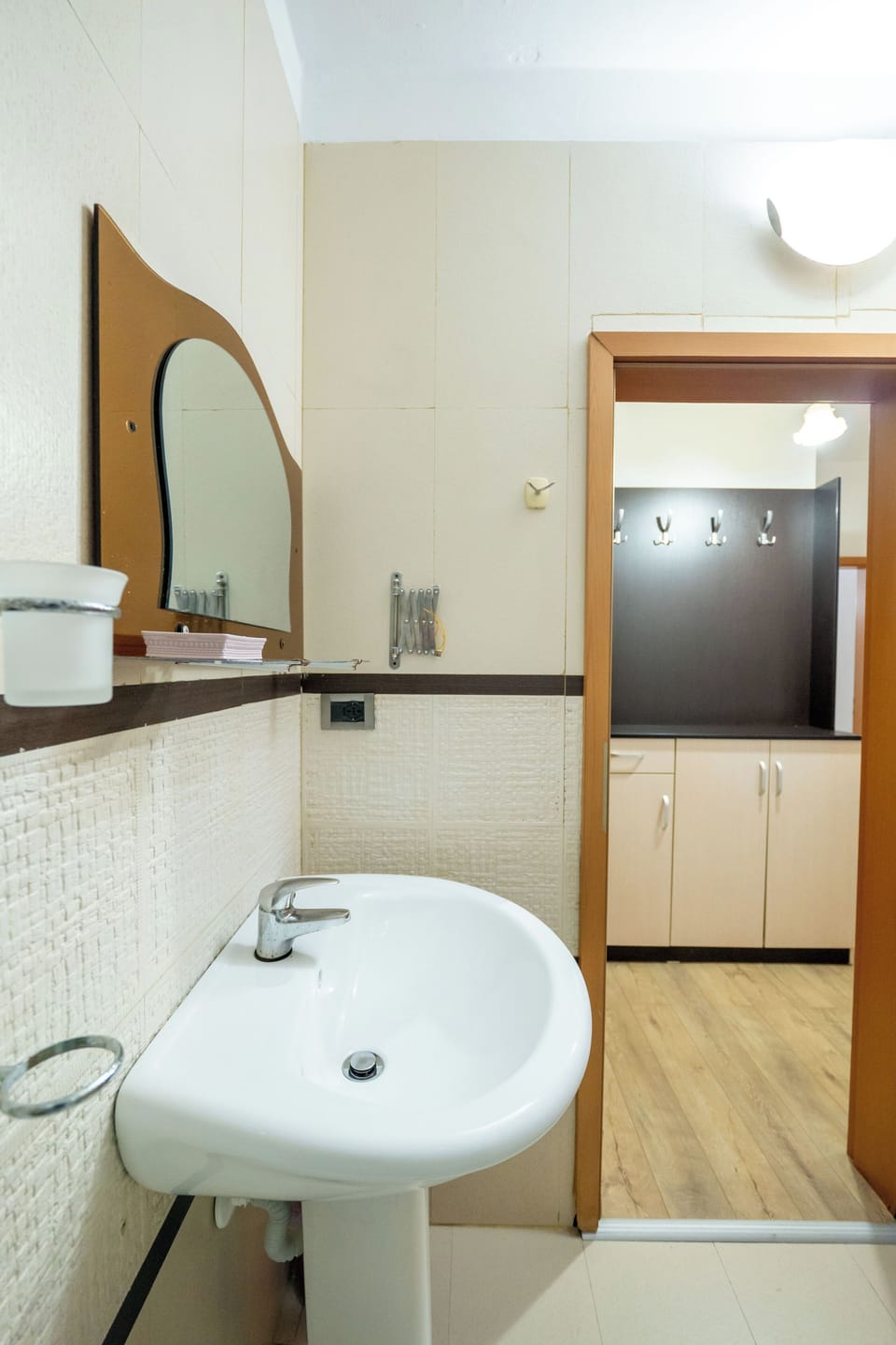 Tirent Apartment - Spacious 2-Bedroom Stay Near Liqeni i Thatë Apartment in Tirana