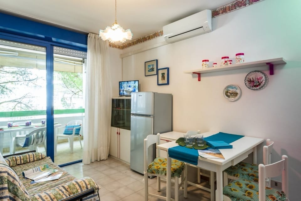 Apartment, 2 Bedrooms, Balcony | Living room