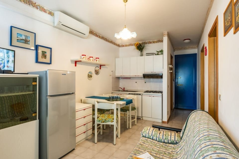 Apartment, 2 Bedrooms, Balcony | Interior