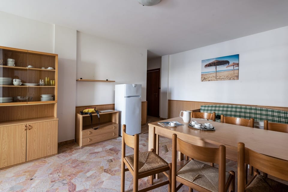 Apartment, 2 Bedrooms, Balcony | Dining room