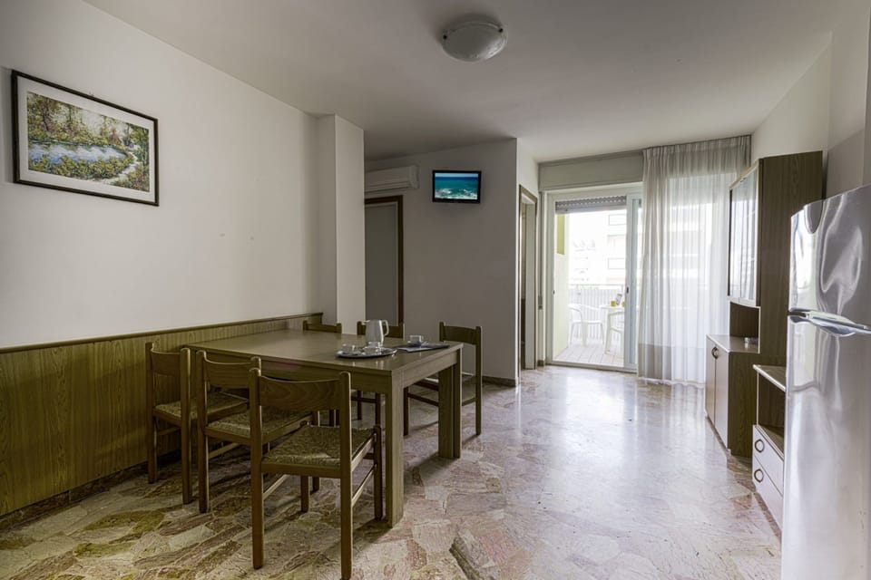 Apartment, 2 Bedrooms, Balcony | Dining room