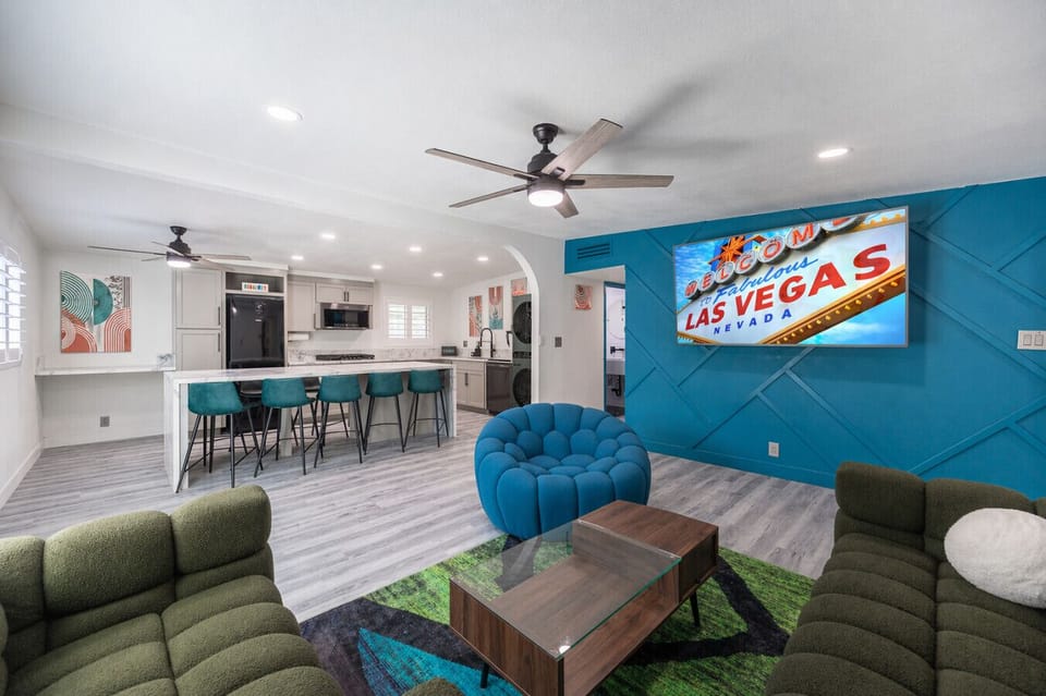 Living Room/Kitchen