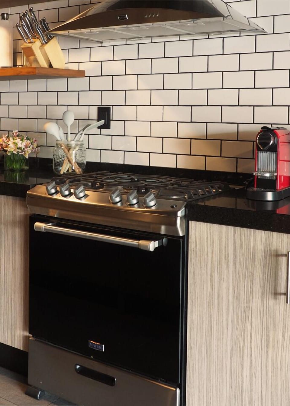 Luxury Apartment, Balcony, City View | Private kitchen