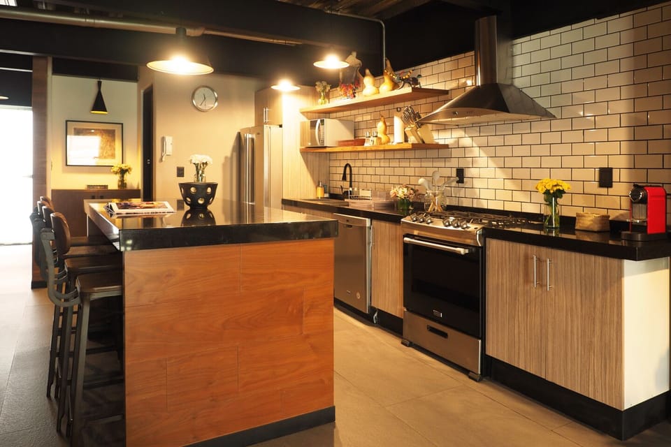 Luxury Apartment, Balcony, City View | Private kitchen