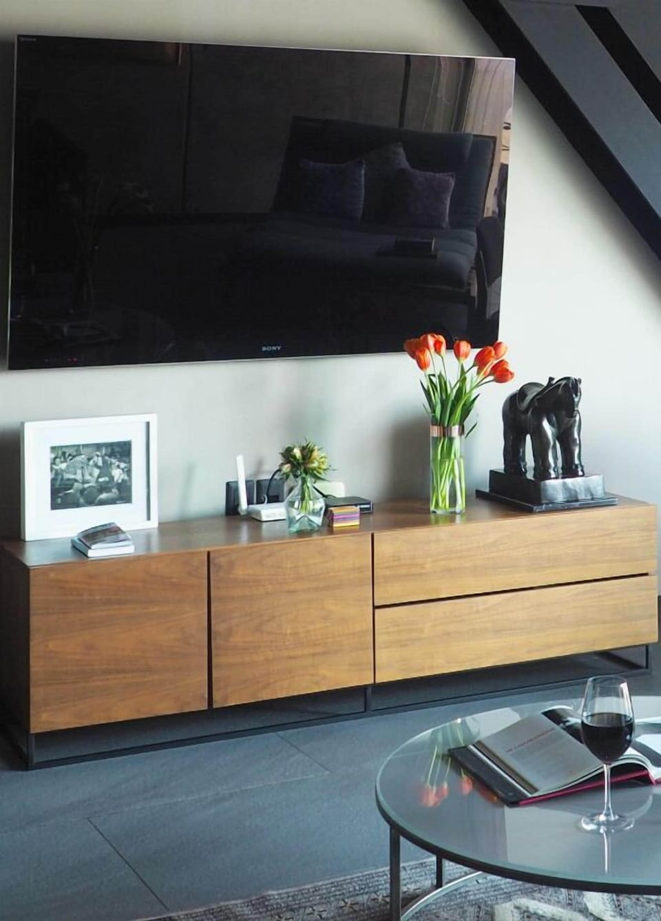 Luxury Apartment, Balcony, City View | Living area