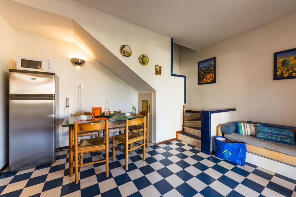 Apartment, 3 Bedrooms, Balcony, Garden View | Living area