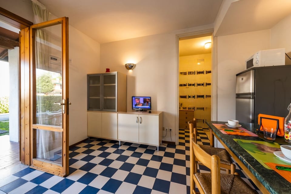 Apartment, 3 Bedrooms, Balcony, Garden View | Room amenity