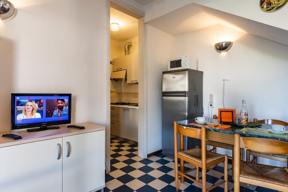 Apartment, 3 Bedrooms, Balcony, Garden View | Room amenity