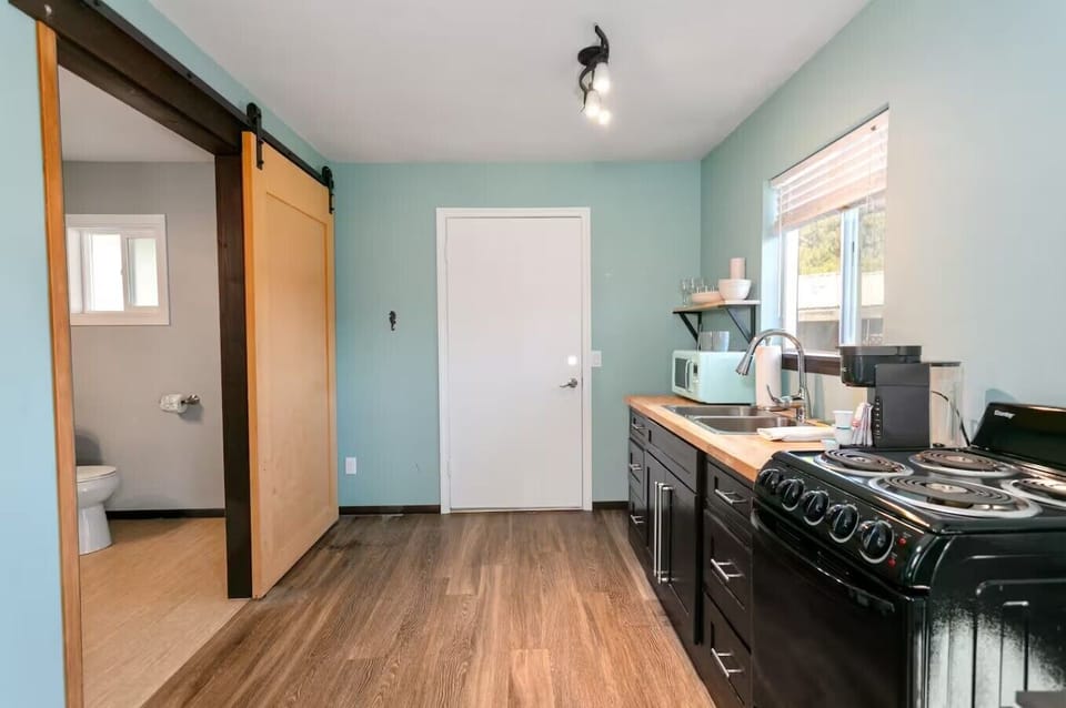 Fully equipped kitchen designed for a comfortable, cozy stay