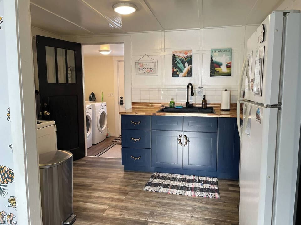 Main House Full Kitchen