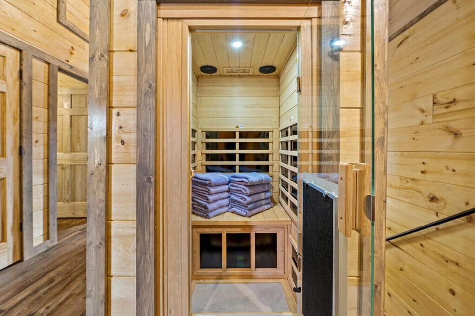 Whether you`re unwinding after a day of adventure or simply seeking a moment of tranquility this sauna has you covered!