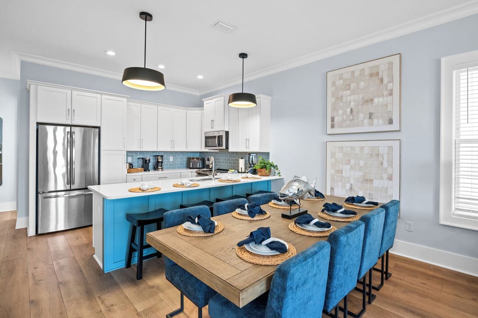 Dining area which can comfortably sit 12