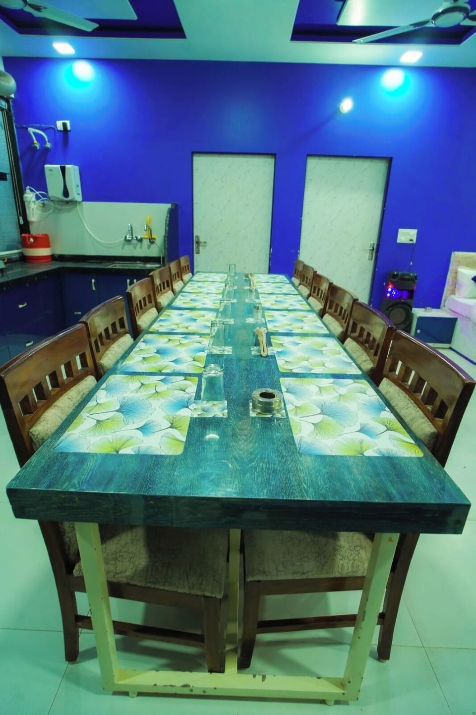 Bungalow, 3 Bedrooms | In-room dining