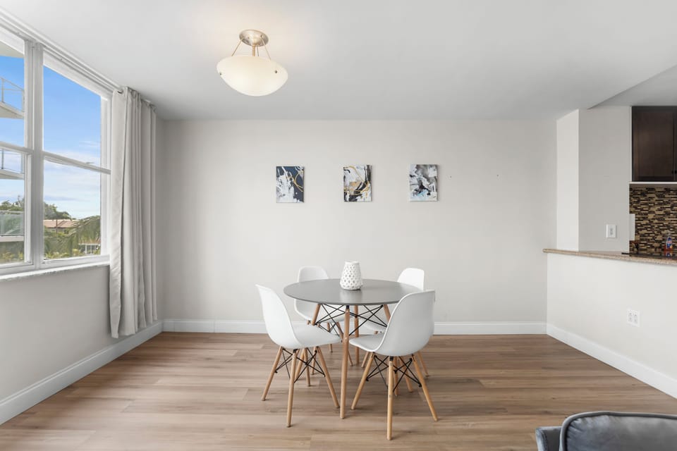 Apartment, Balcony | Dining room