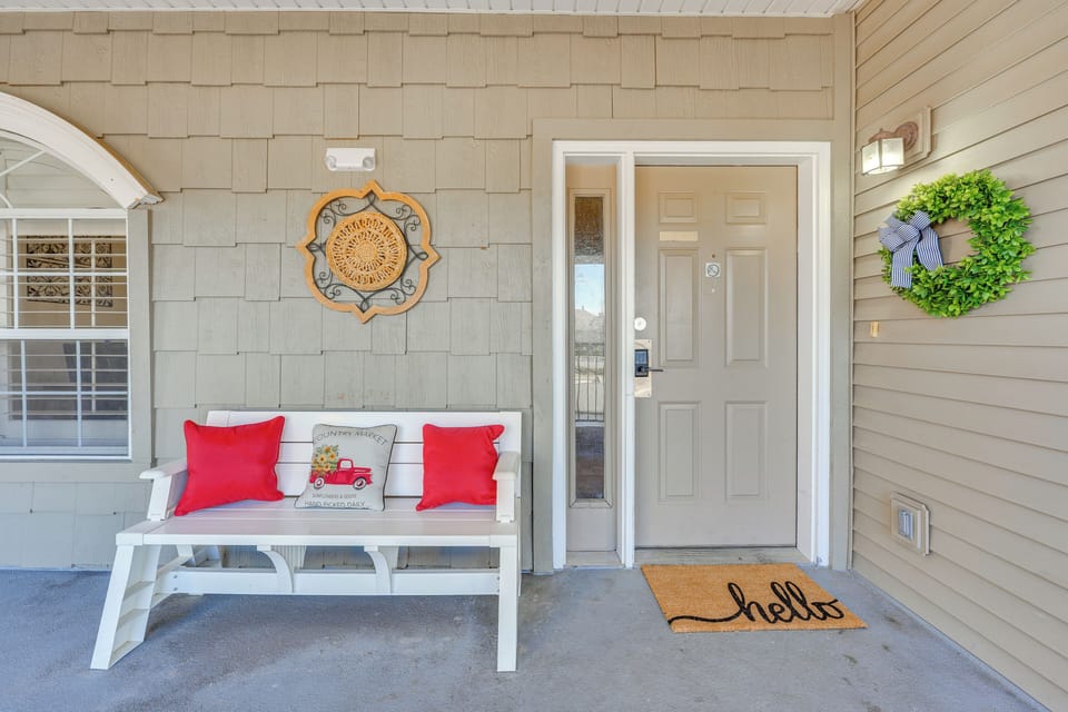 Condo Entrance | 4th-Floor Unit | Elevator Access