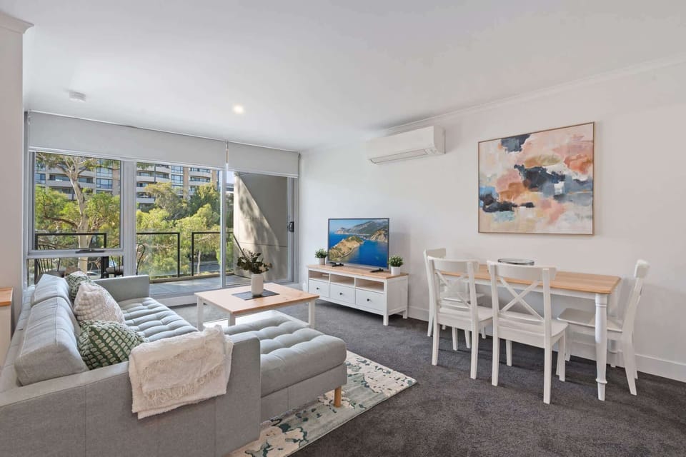 Living Area/Dining Area