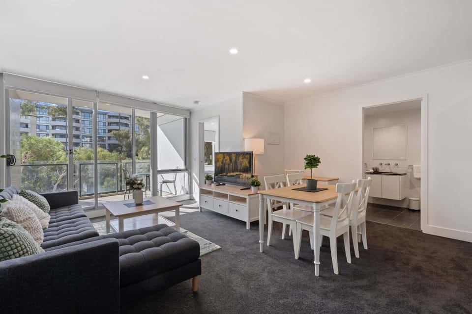 Living Area/Dining Area