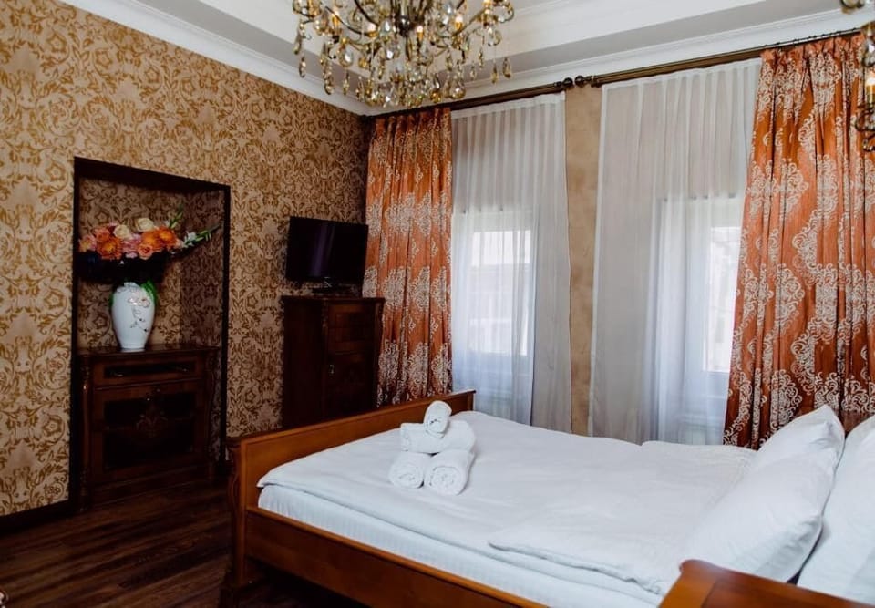 Standard Double Room, City View | Premium bedding, minibar, in-room safe, individually decorated