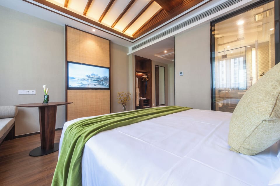 Comfort Triple Room | Premium bedding, down comforters, pillowtop beds, free minibar