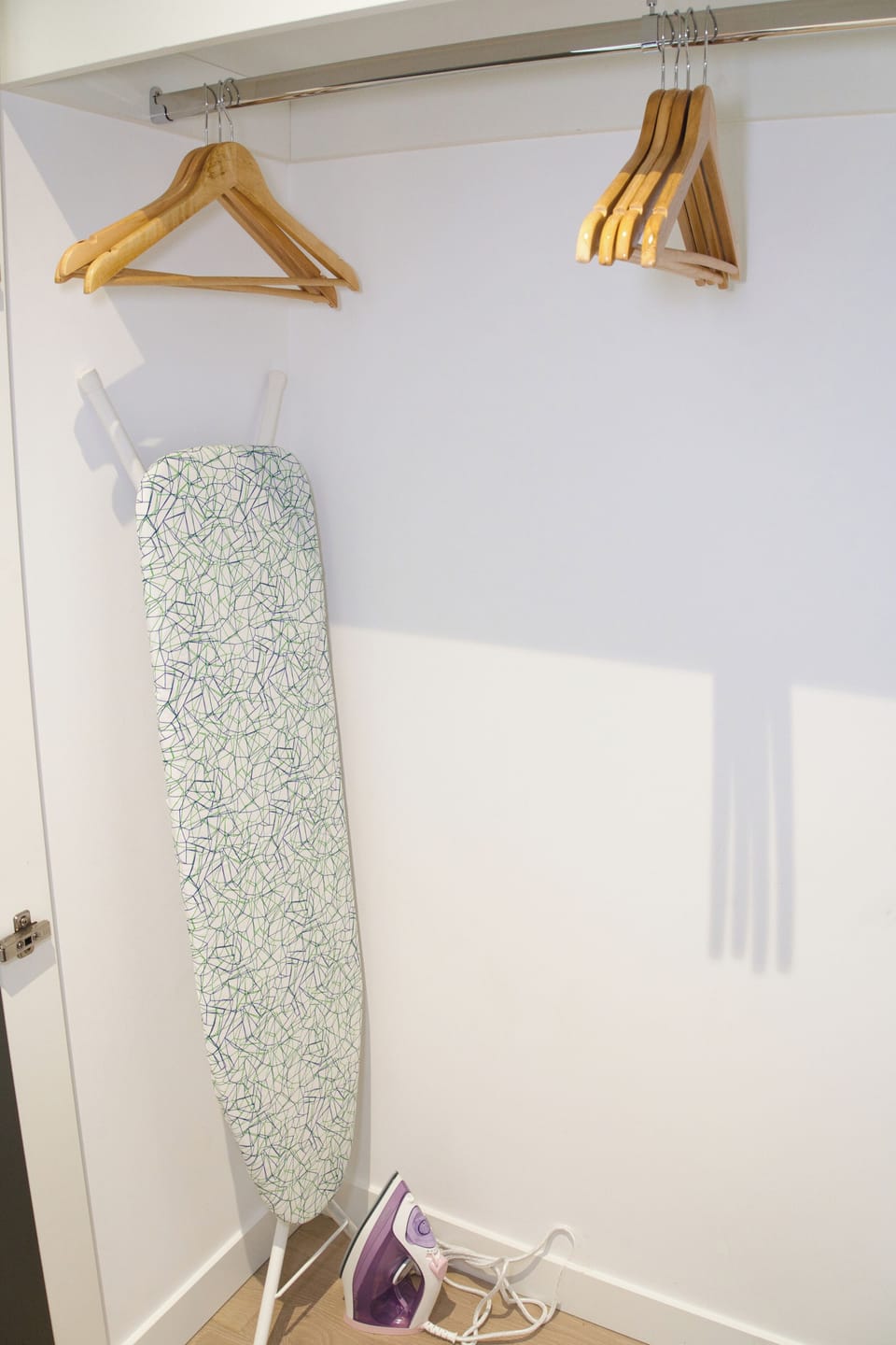 Iron/ironing board