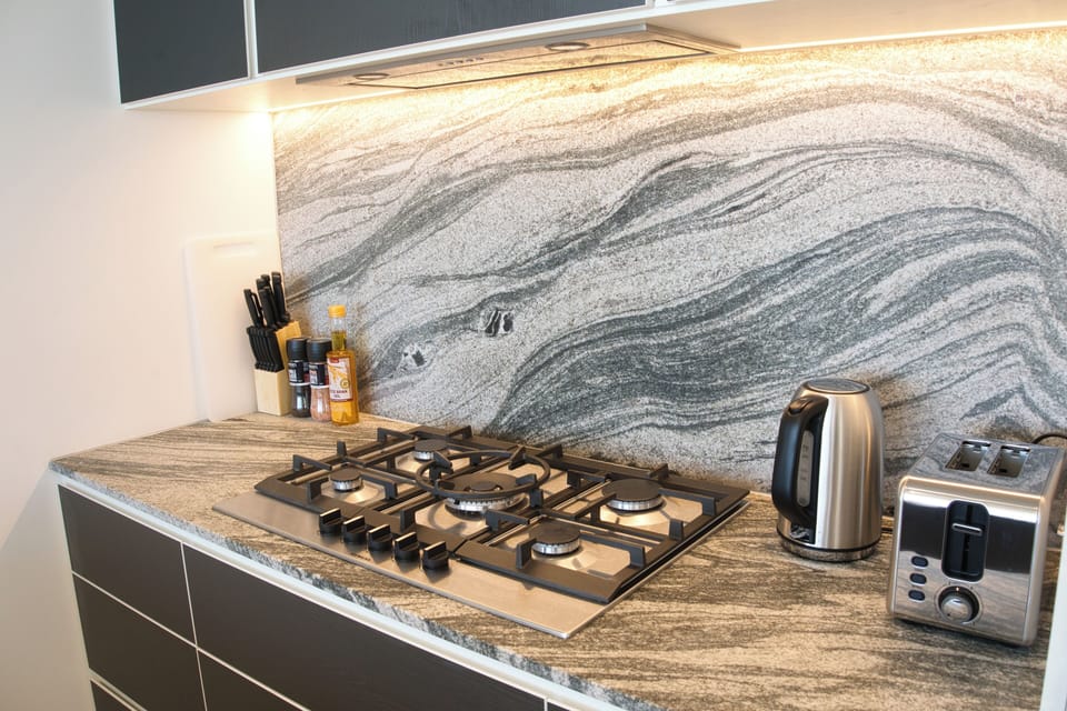 Electric kettle, toaster