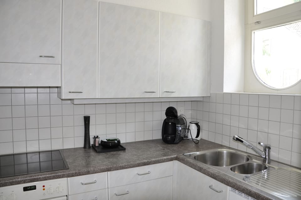 Comfort Studio | Private kitchen | Microwave, coffee/tea maker