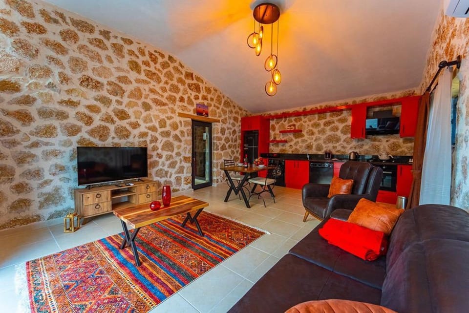 Royal Villa, 1 Bedroom, Private Pool | Premium bedding, desk, iron/ironing board, WiFi (free)