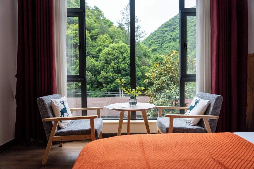 Family Twin Room | Laptop workspace, free WiFi, bed sheets