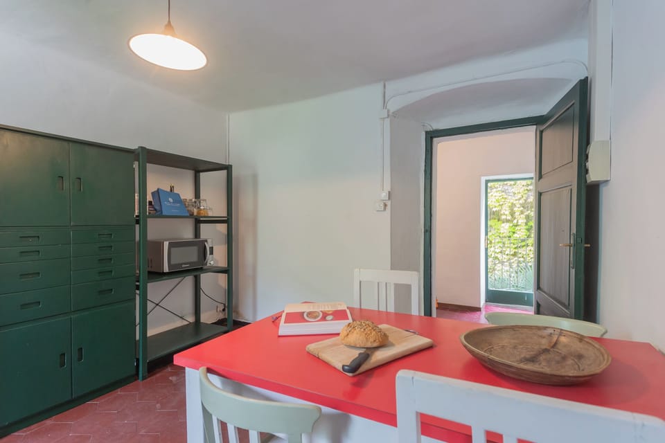 Apartment (3 Bedrooms) | Private kitchen | Microwave, oven, dishwasher, espresso maker