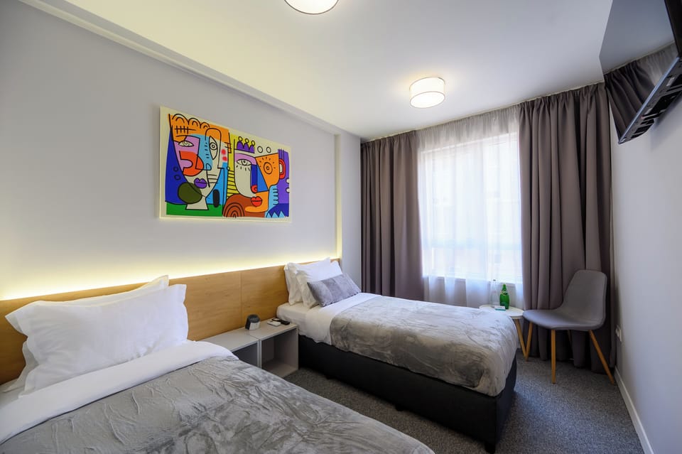 Classic Double or Twin Room | In-room safe, desk, iron/ironing board, free WiFi