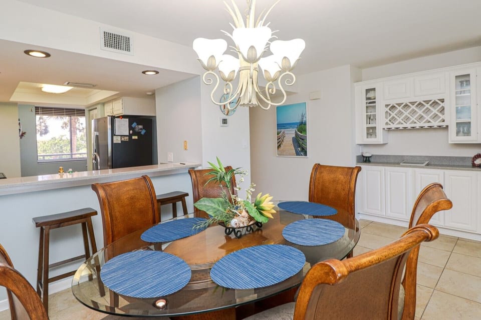 St. Augustine Beach Rentals Dining Room