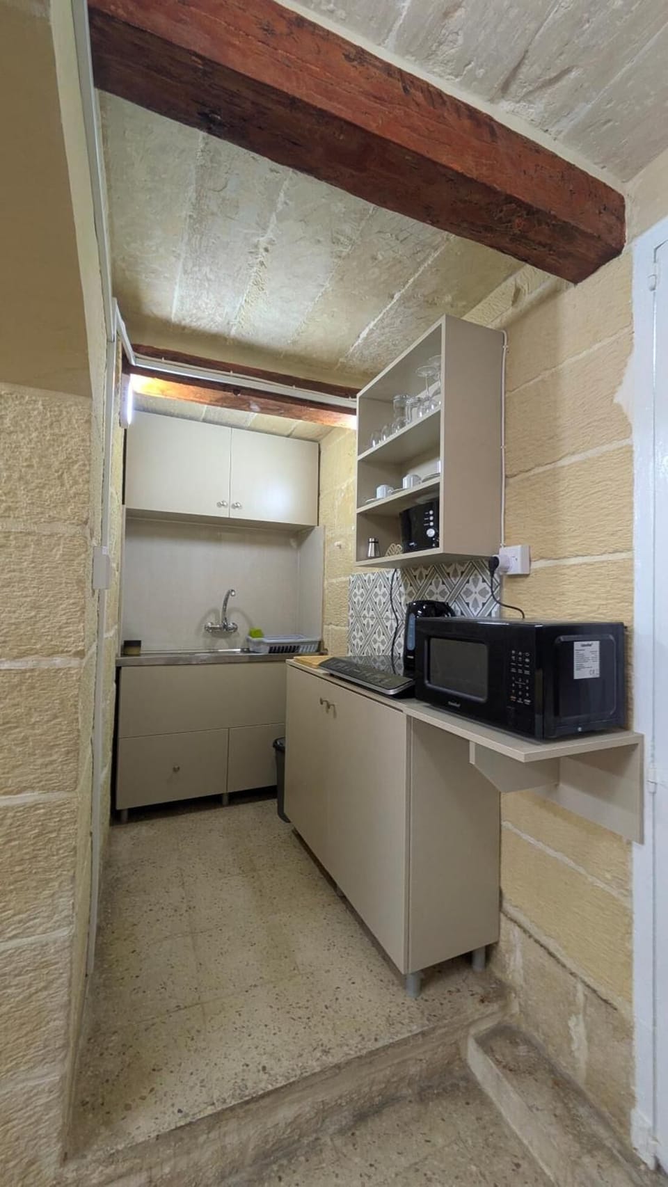 Apartment, 1 Bedroom, Smoking, City View | Interior