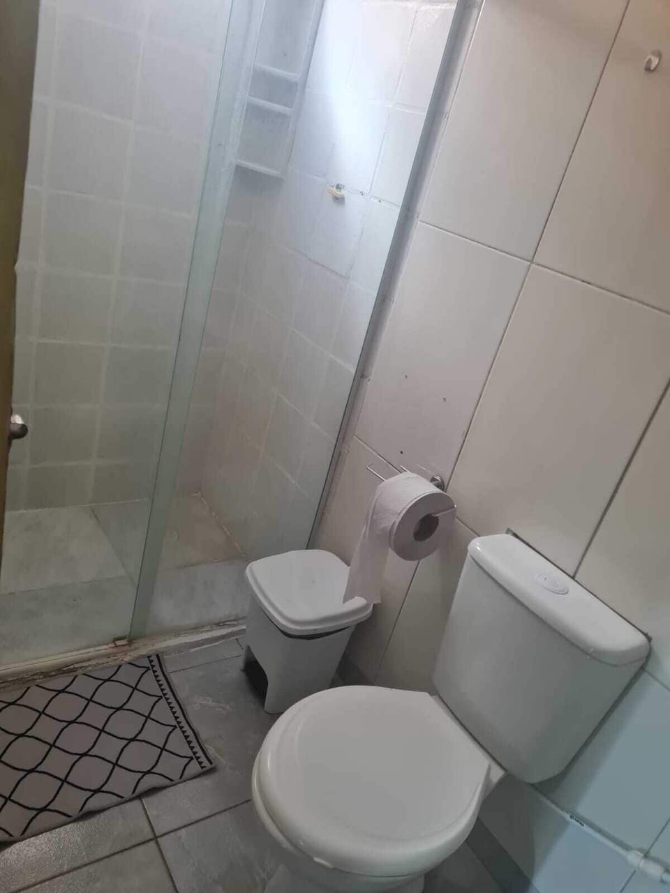 Economy Double Room, 1 Double Bed | Bathroom | Shower, towels, soap, toilet paper