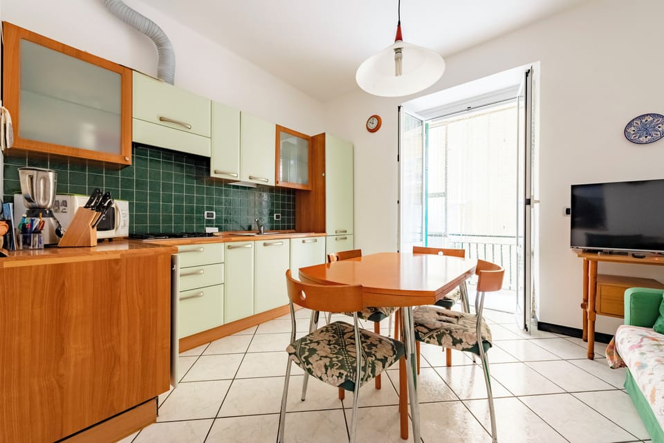 Apartment, 3 Bedrooms, Balcony | Private kitchen | Fridge, microwave, stovetop, dishwasher