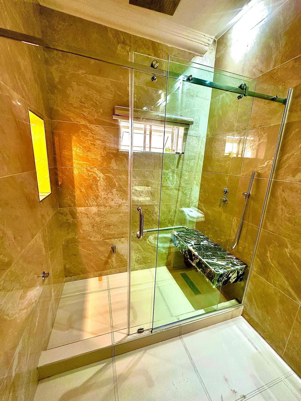 Studio Suite | Bathroom | Slippers