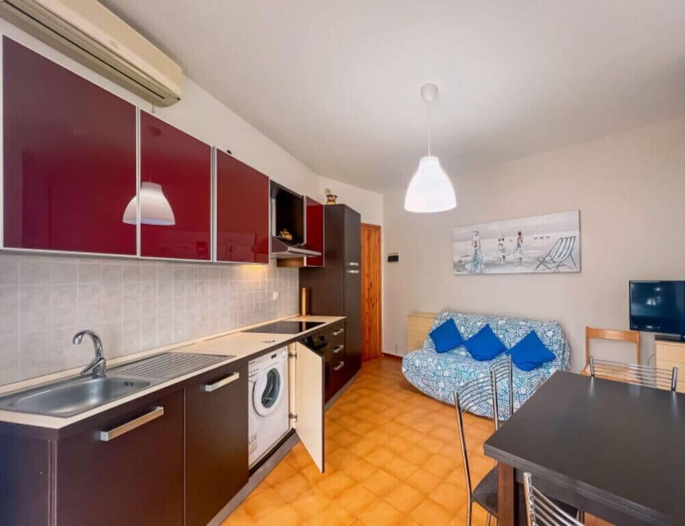 Apartment, 1 Bedroom, Balcony, City View | Interior