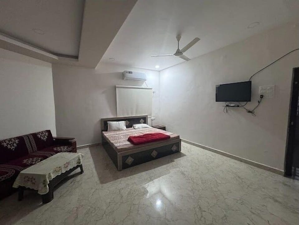 Basic Double Room | Free WiFi